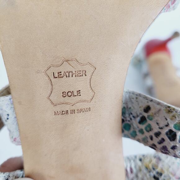 Stuart Weitzman womens rainbow snakeskin strappy high heel sandal size 8.5 - Picture 11 of 11